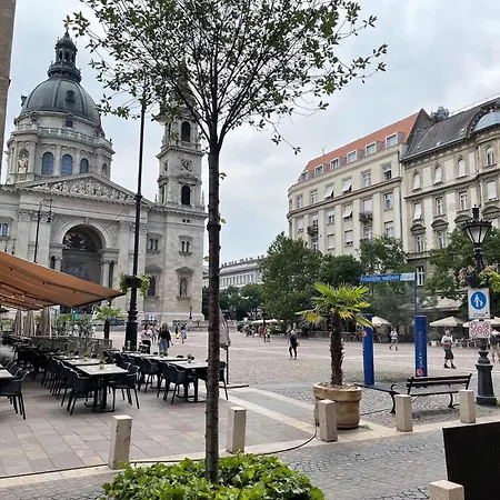 Cathedral Corner 布达佩斯
